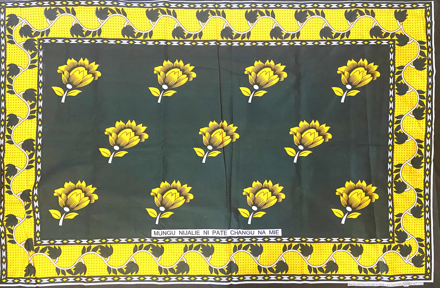 030-Mama ni Mtamu Haishi Hamu (Kanga)