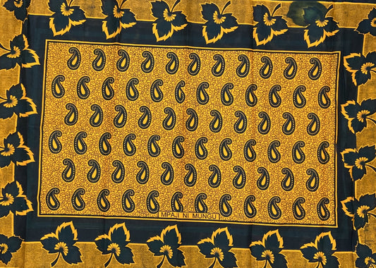 090 - Mpaji ni Mungu "God is the giver" (Kanga)