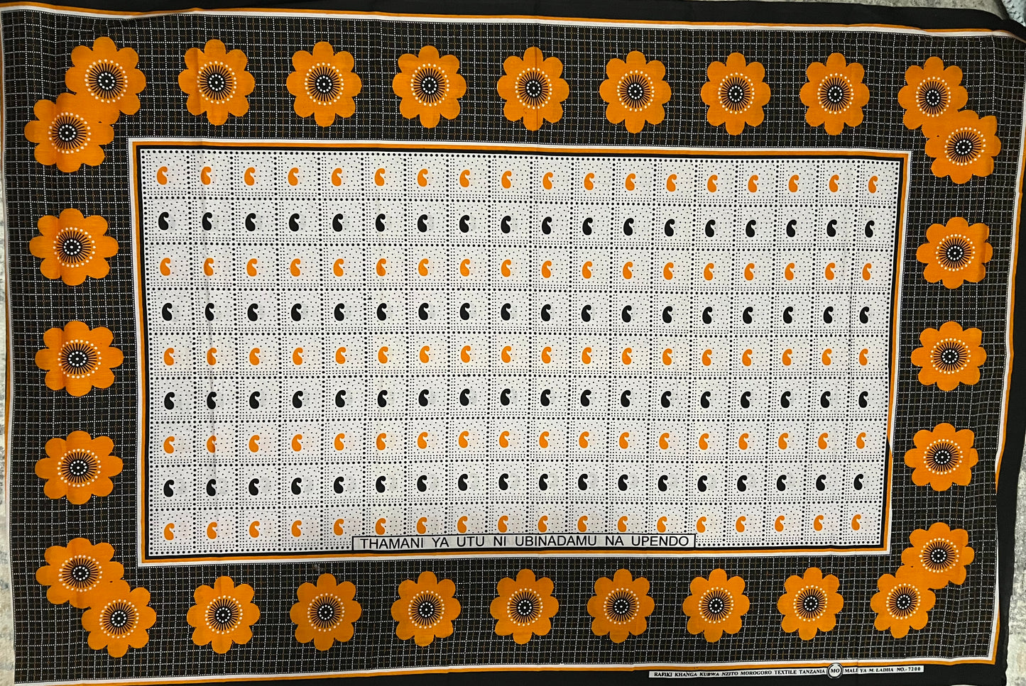 005- Thamani ya utu ni ubinadamu na upendo (Kanga)